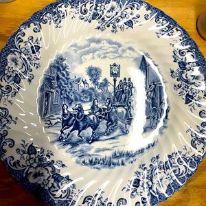 Johnson brothers dining plate.  No damage, perfect condition.